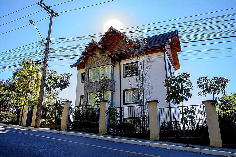 Complete and Comfortable Apartment in Gramado