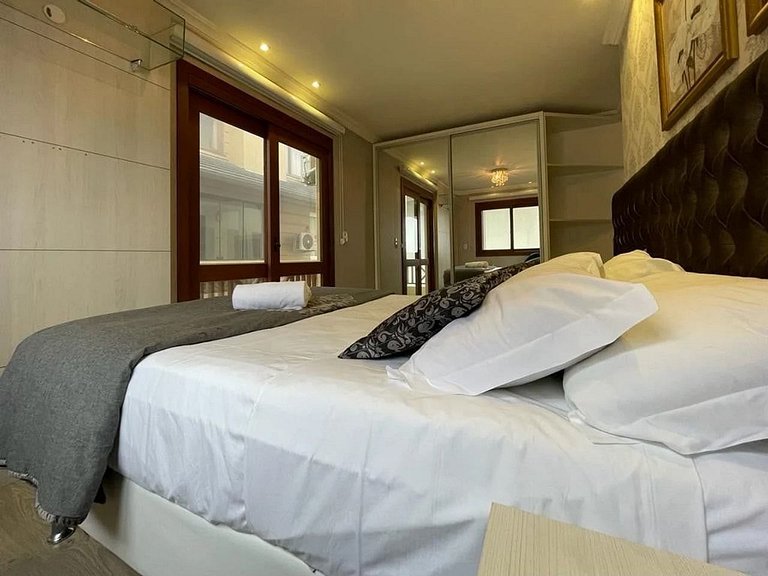 Sophisticated Apartment in a Great Location