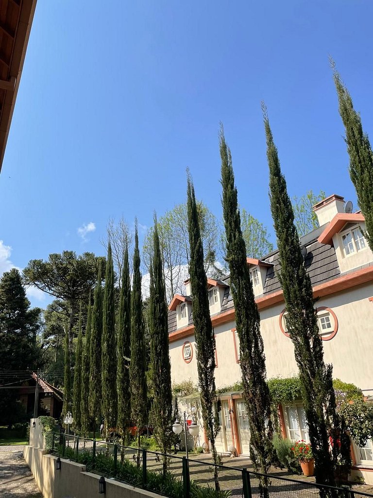 Casa Exclusiva Com 3 Suítes Em Condomínio Luxo