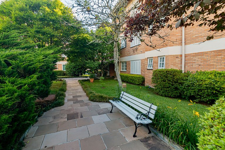 Vista Incrível para o Lago em Condomínio de Luxo!