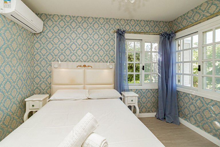 Vista Incrível para o Lago em Condomínio de Luxo!