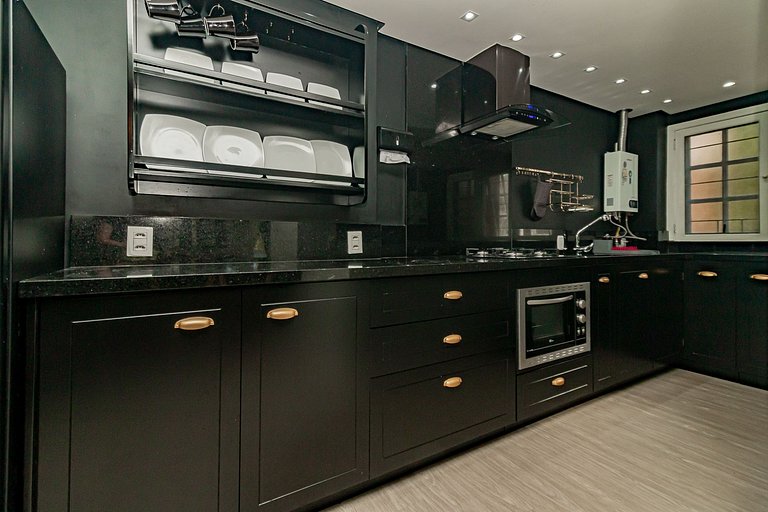 Vista Incrível para o Lago em Condomínio de Luxo!