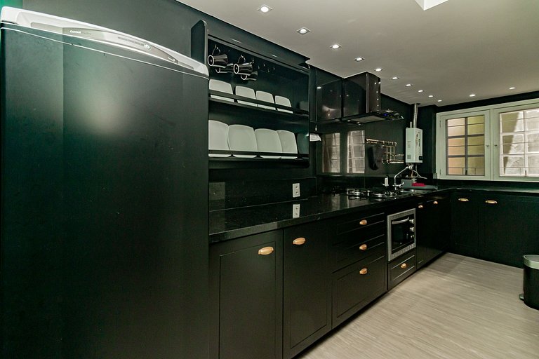 Vista Incrível para o Lago em Condomínio de Luxo!