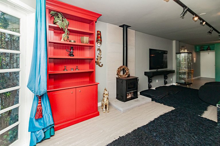 Vista Incrível para o Lago em Condomínio de Luxo!