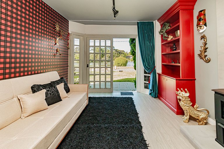 Vista Incrível para o Lago em Condomínio de Luxo!