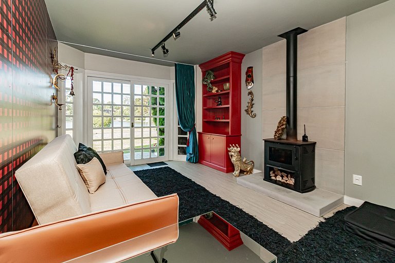 Vista Incrível para o Lago em Condomínio de Luxo!