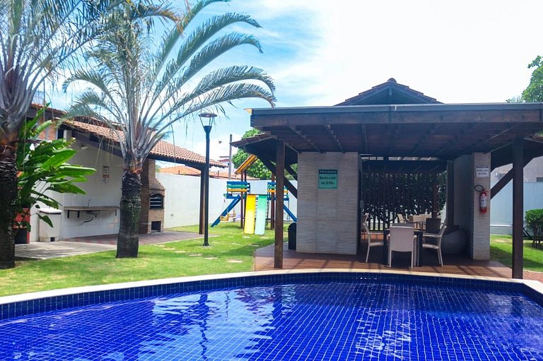 Aconchegante 2 dormitórios com 3 piscinas
